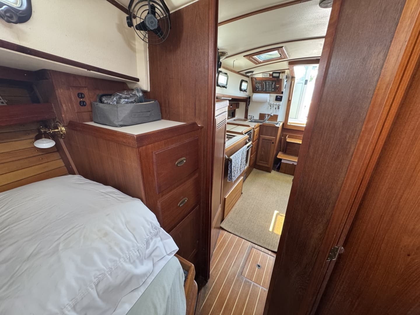 1989 Cape Dory 
