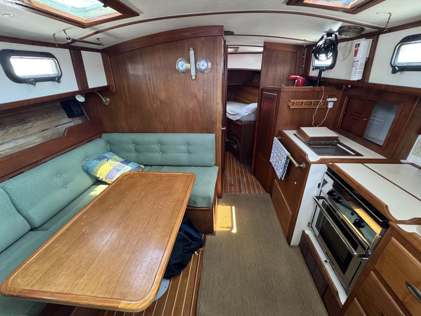1989 Cape Dory 