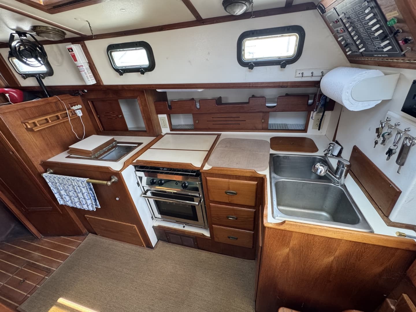 1989 Cape Dory 