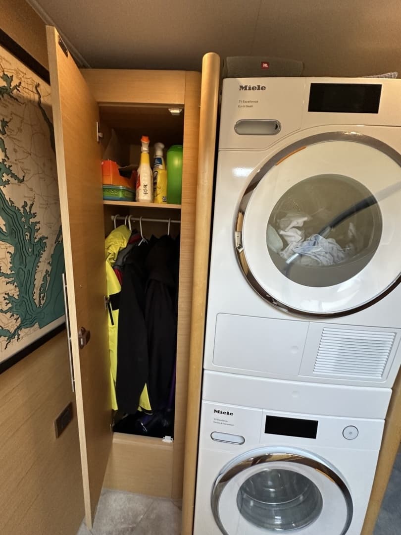 2011 Beneteau Monte Carlo 47