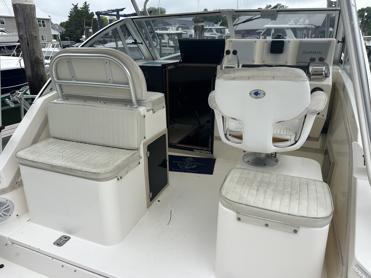 2000 Albemarle 280 Express Fisherman