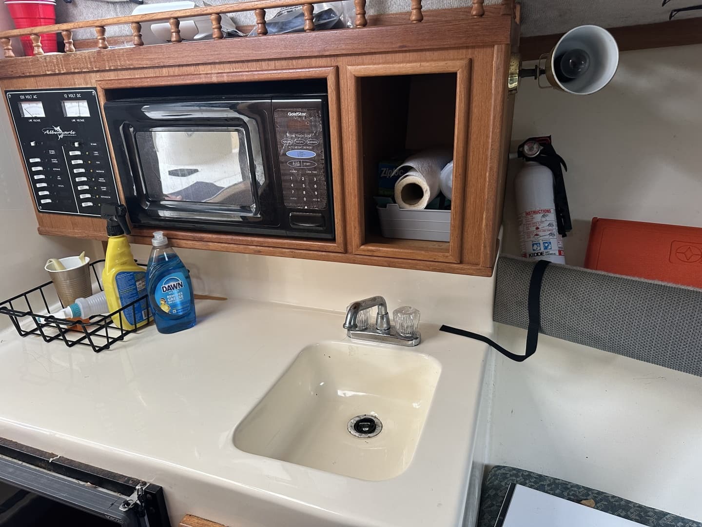 2000 Albemarle 280 Express Fisherman