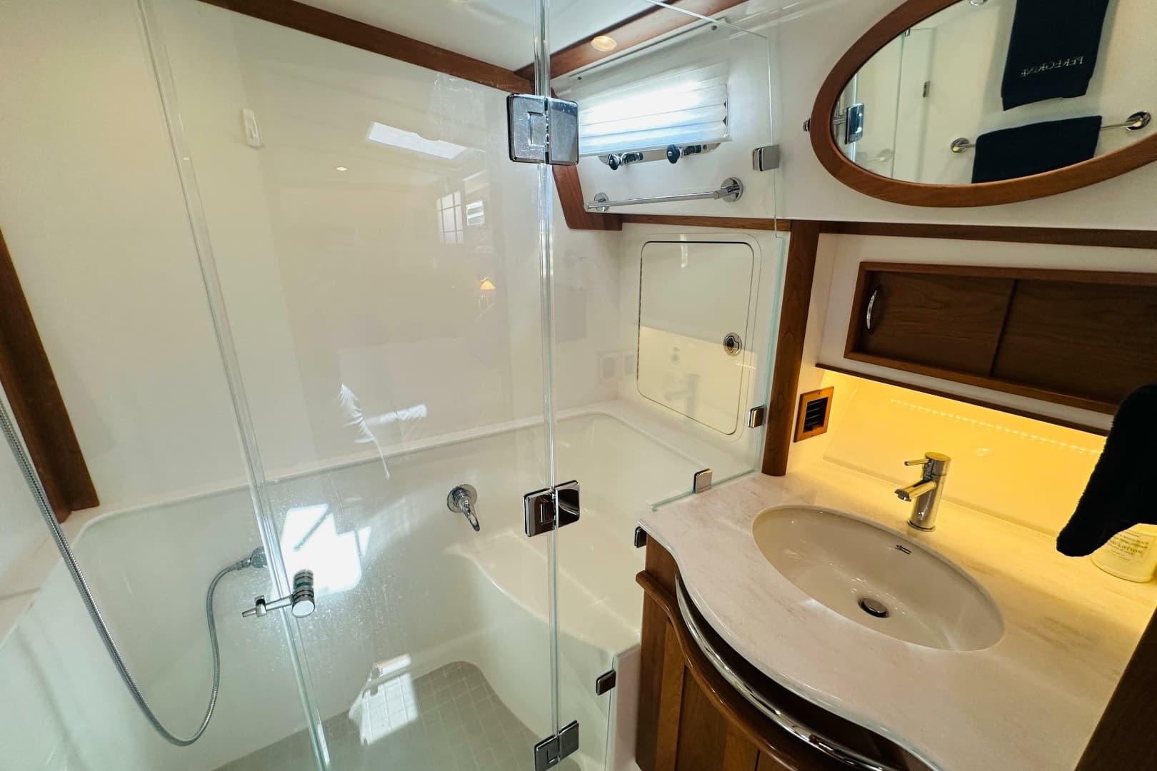 2025 Sabre 48 Salon Express