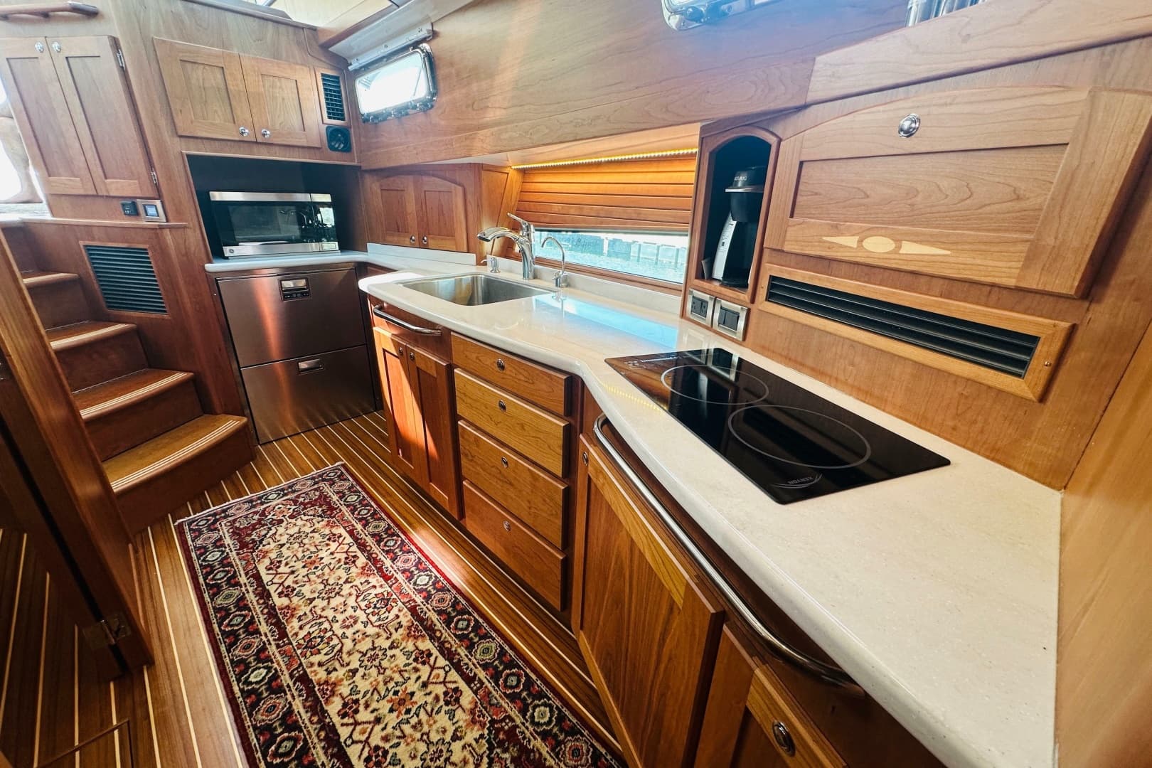 2025 Sabre 48 Salon Express
