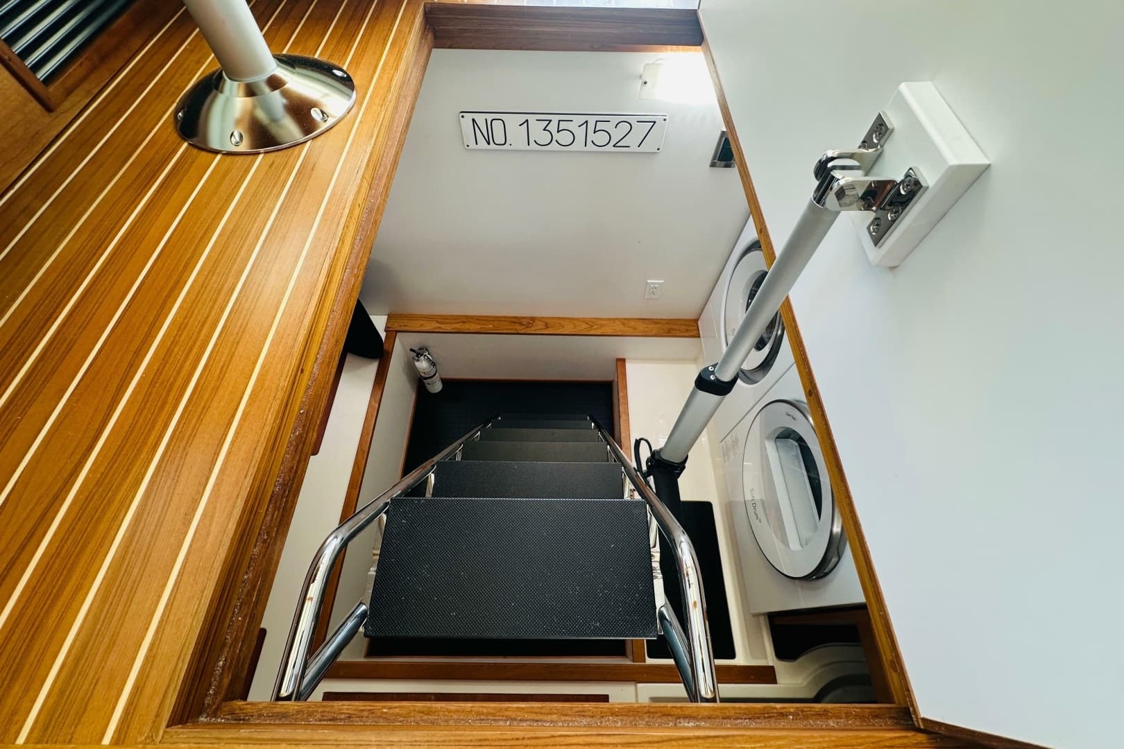 2025 Sabre 48 Salon Express