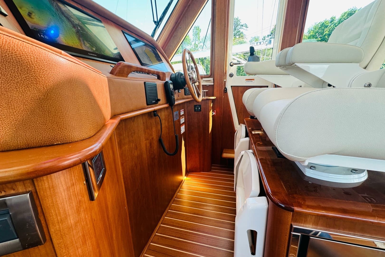 2025 Sabre 48 Salon Express