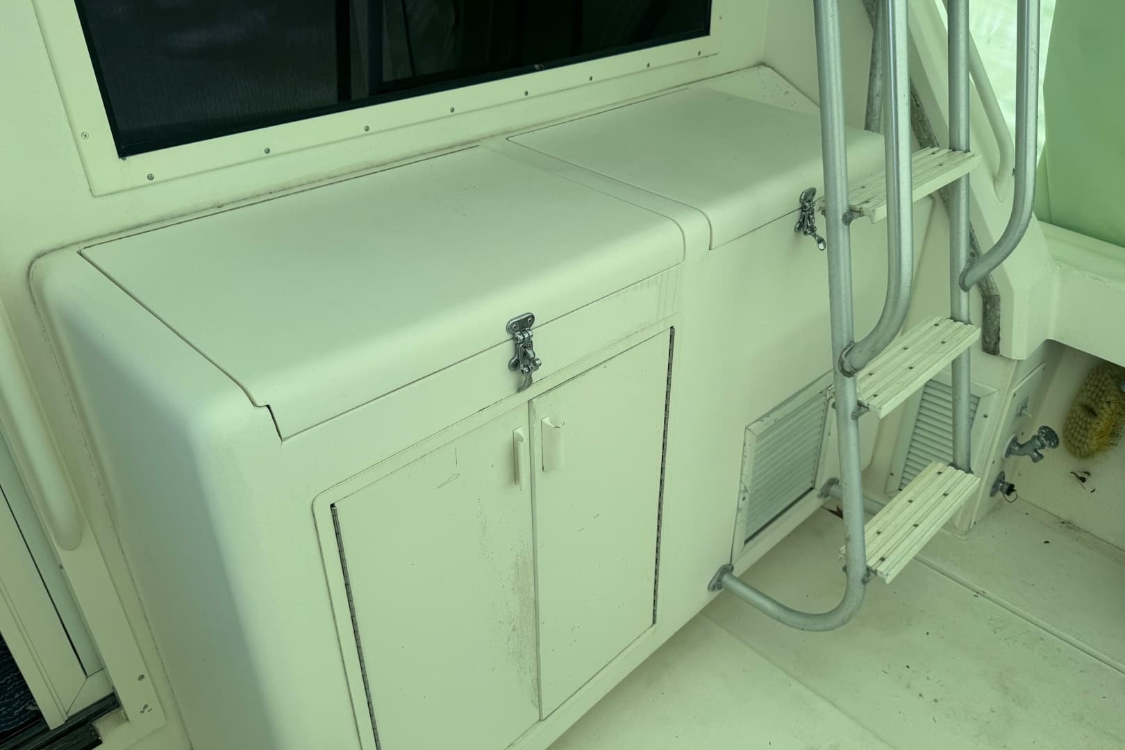 1992 Viking 35 Convertible