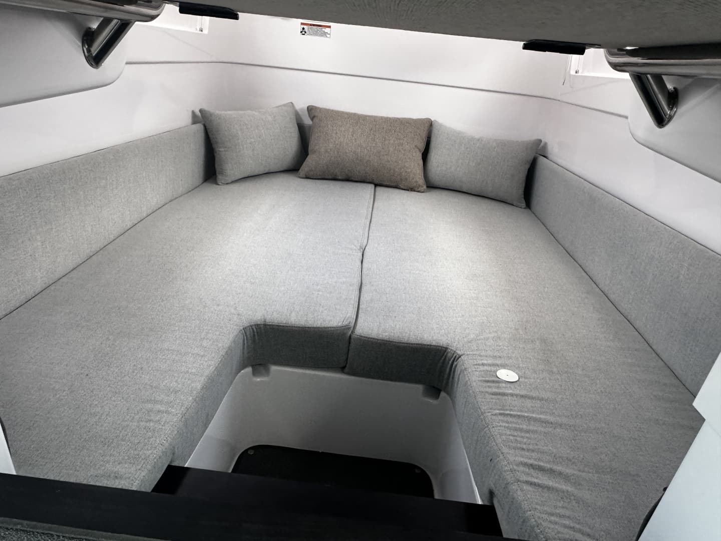 2024 Axopar 37 XC Cross Cabin