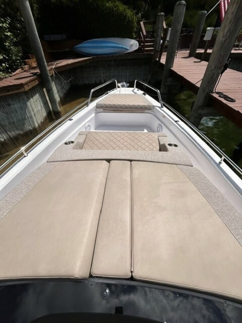 2024 Axopar 37 XC Cross Cabin