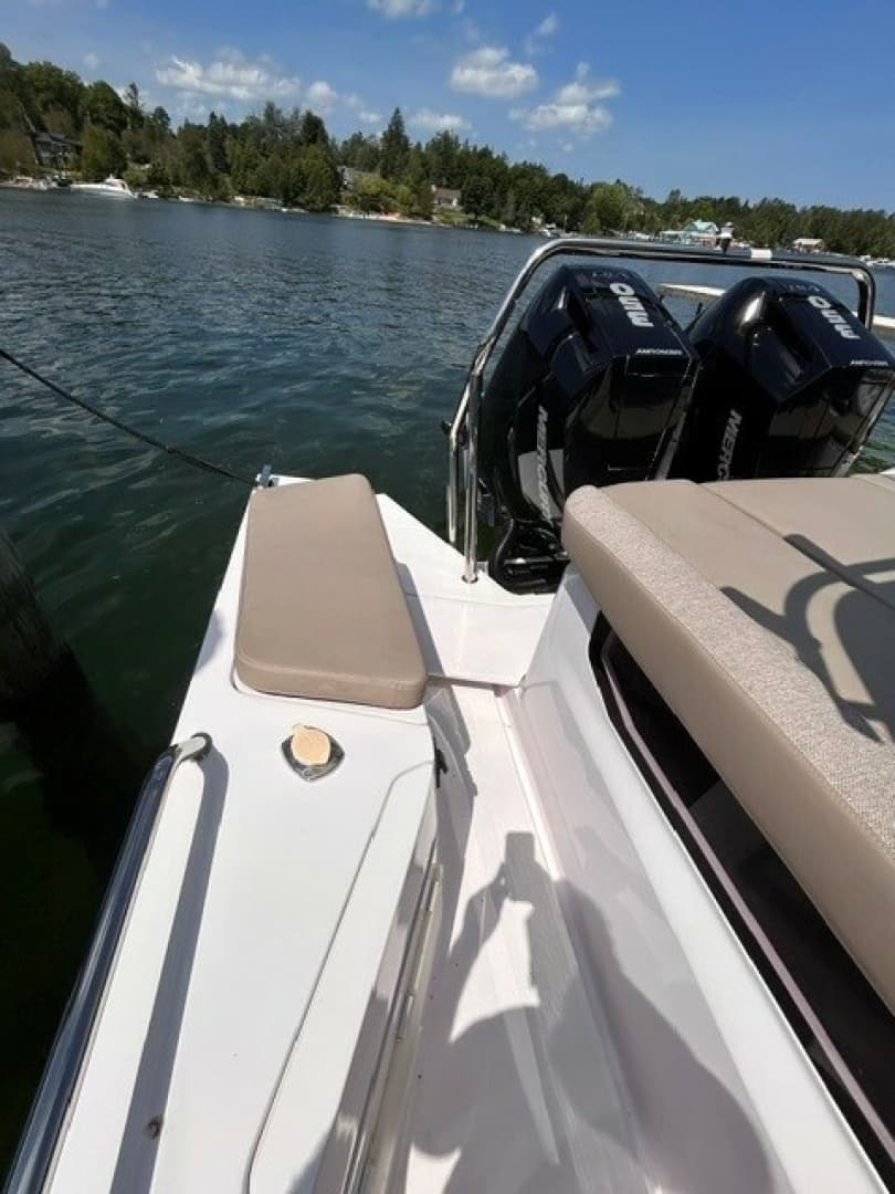 2024 Axopar 37 XC Cross Cabin
