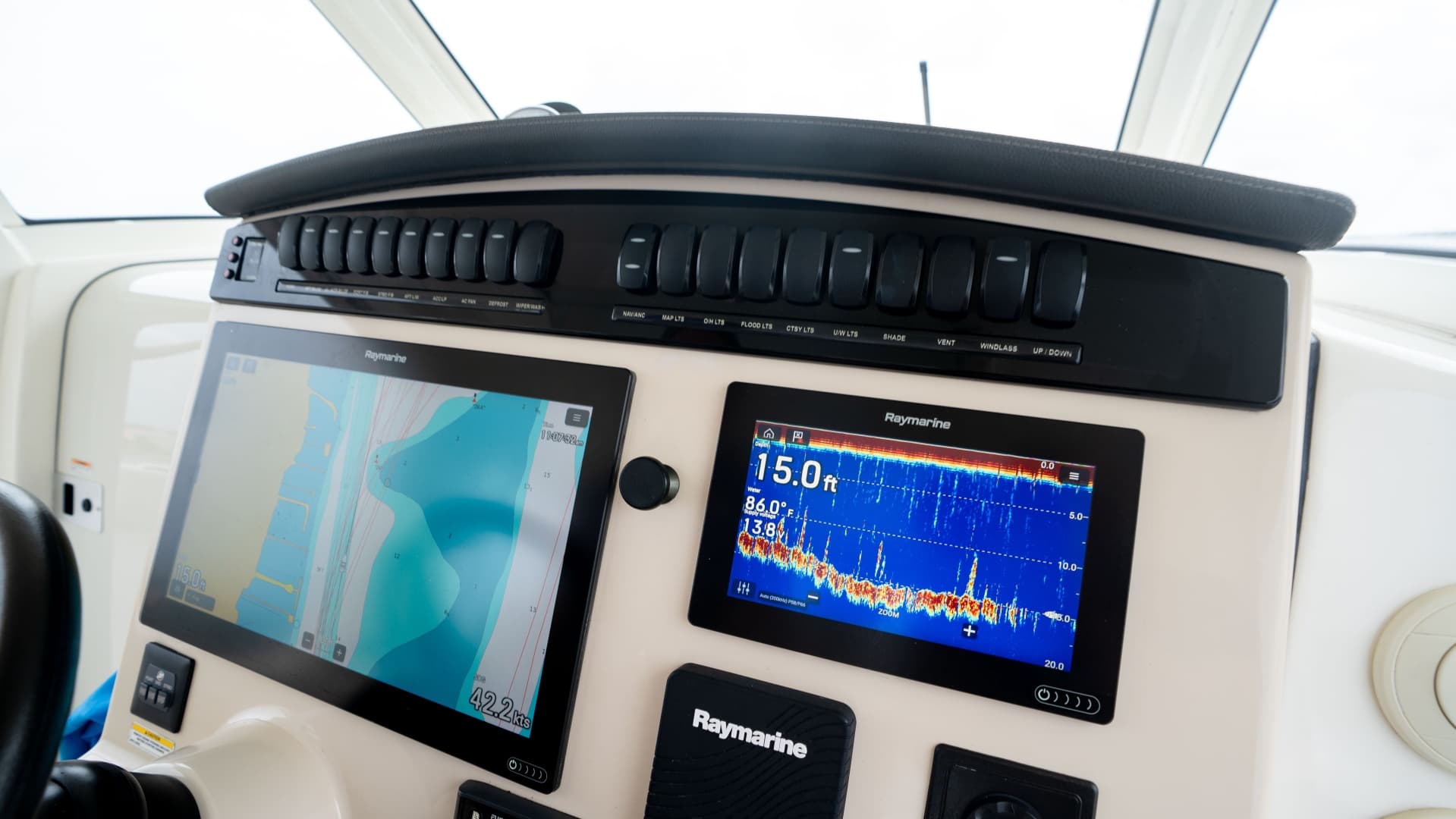2019 Boston Whaler 350 Realm