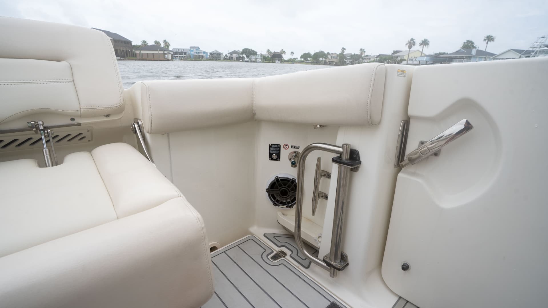 2019 Boston Whaler 350 Realm
