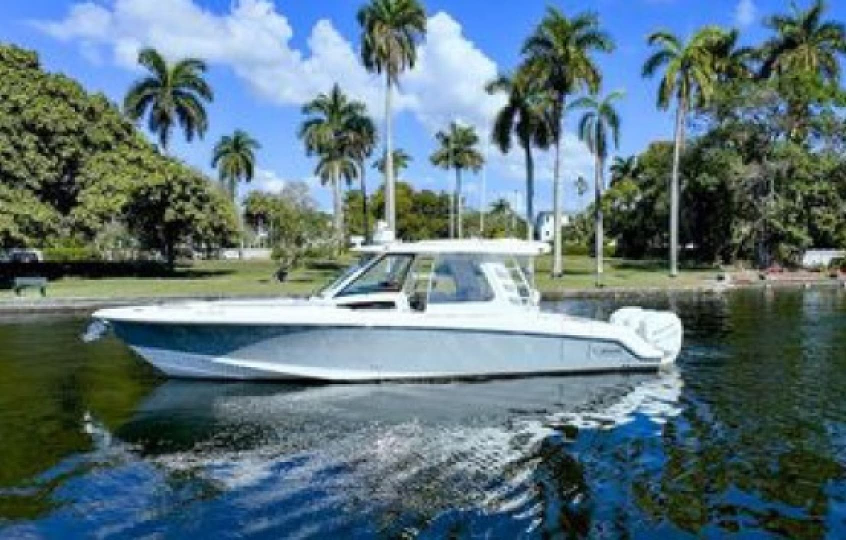 2019 Boston Whaler 350 Realm