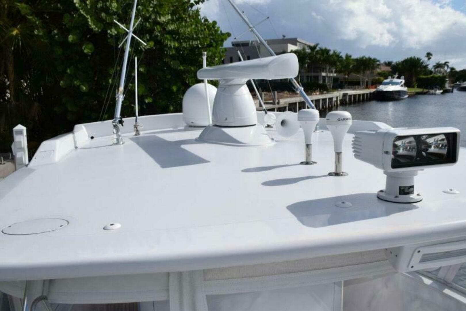 Hardtop Antennas, Spotlight And Rupp Radial Outriggers
