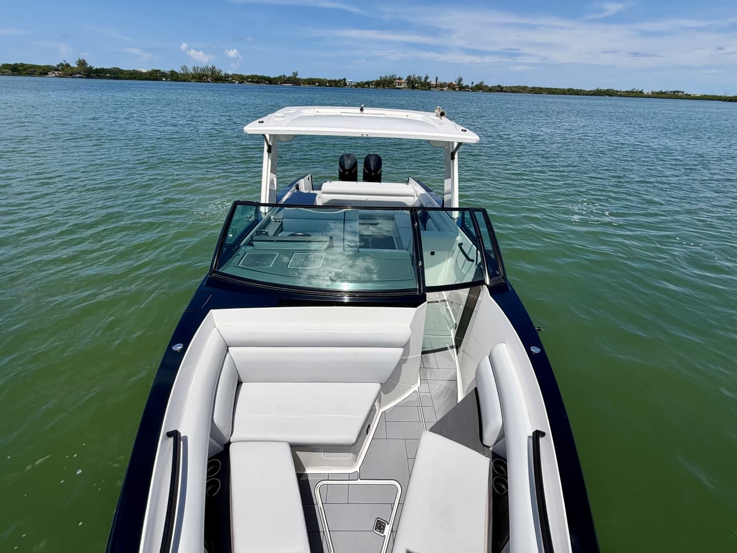 2022 Aviara AV32 OB