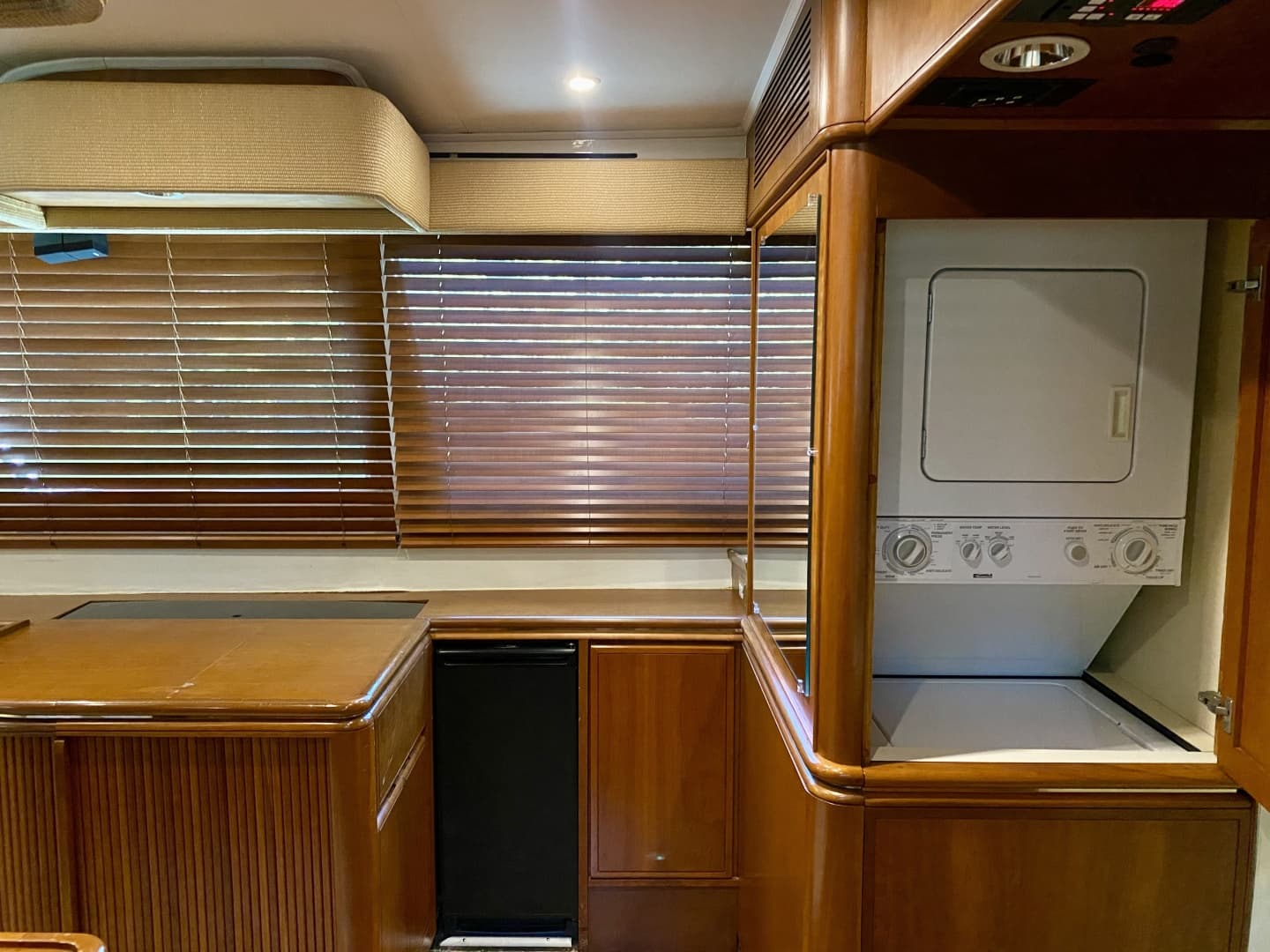 1986 Huckins 