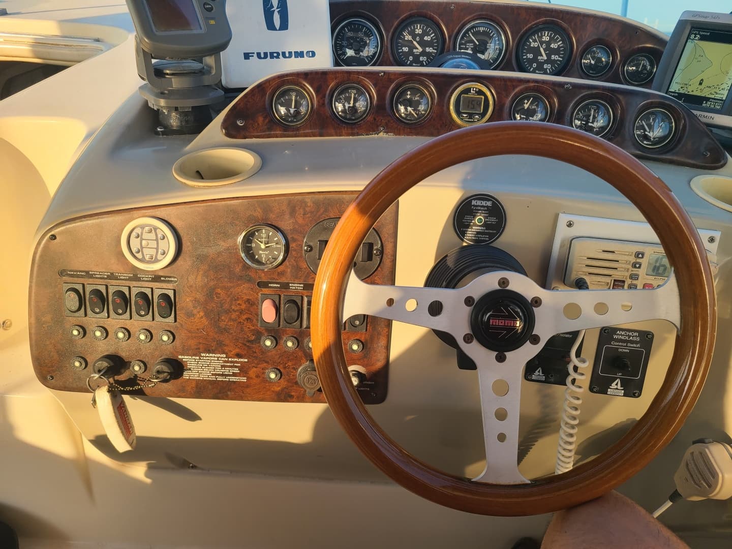 2000 Rinker 330 Fiesa Vee