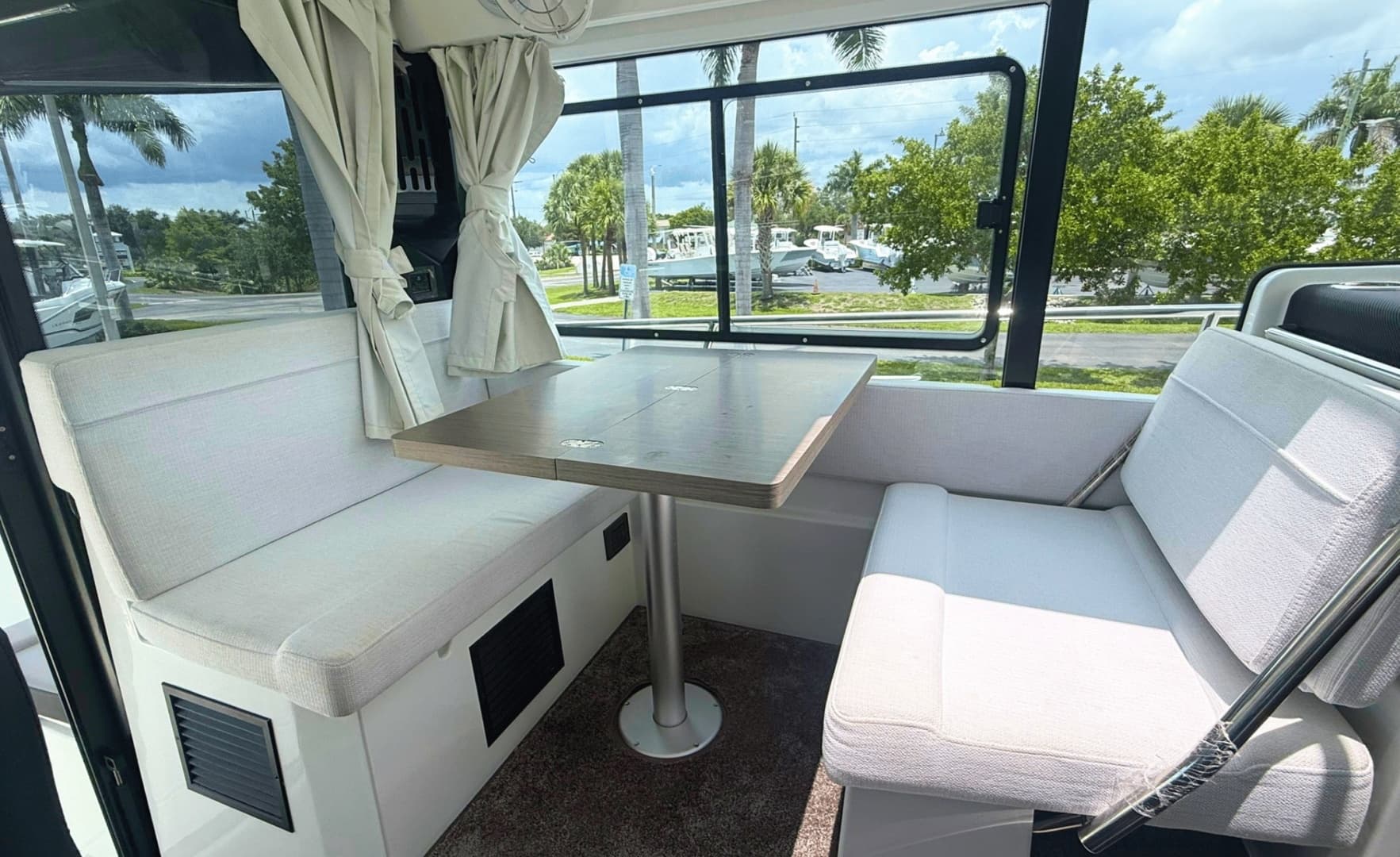 2025 Jeanneau NC 895 Sport S2