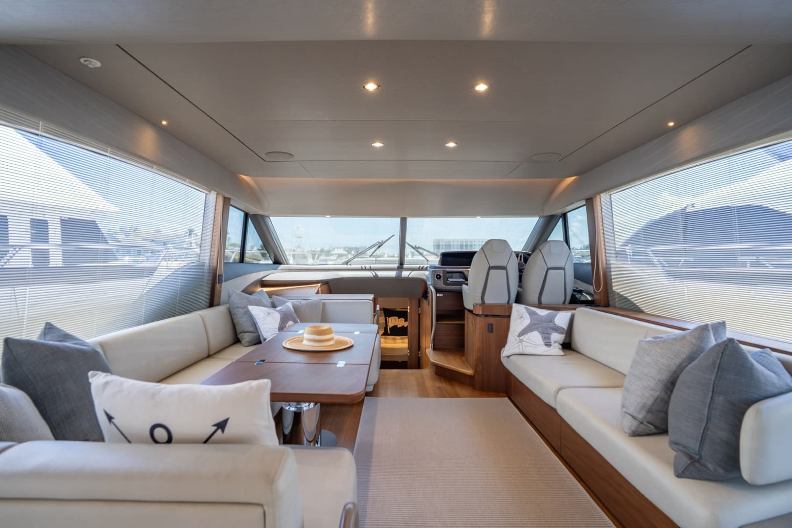 2021 Princess F55