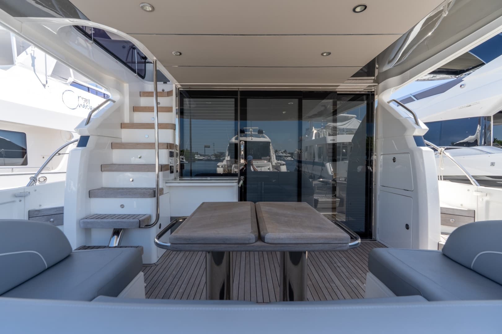 2021 Princess F55