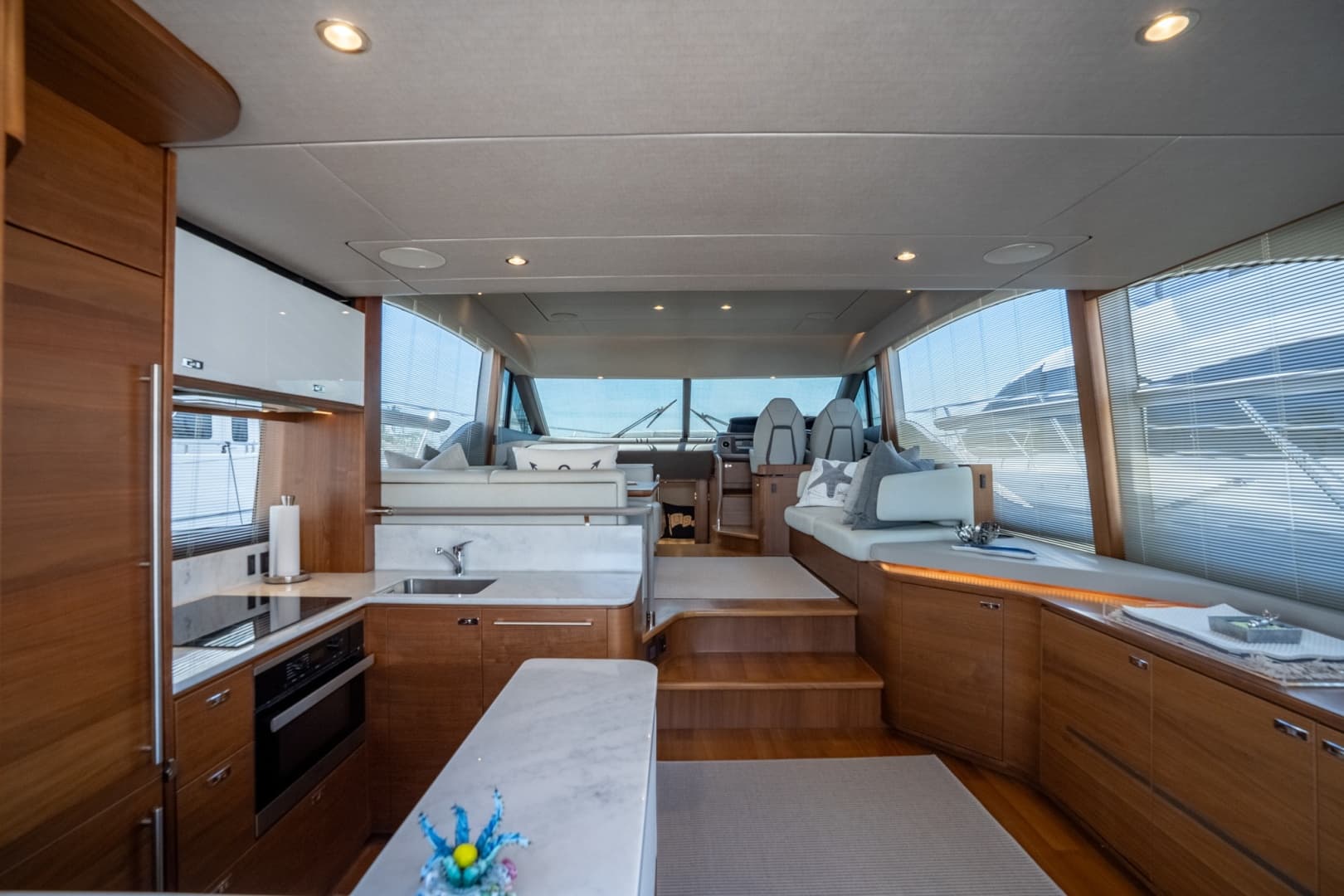 2021 Princess F55