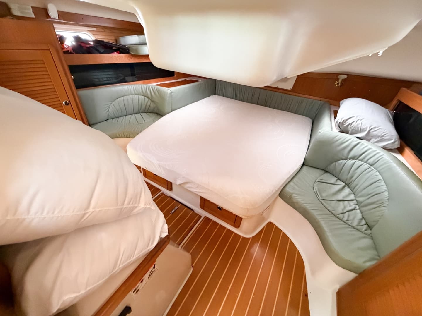 2000 Catalina 380