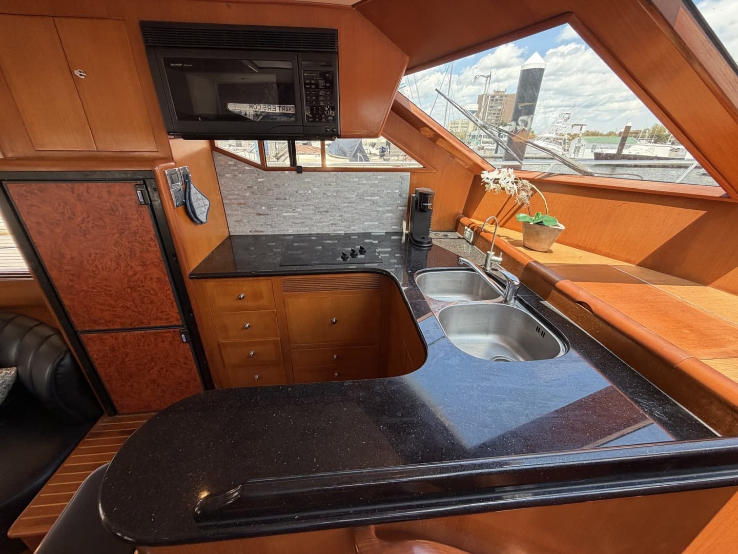 2005 Ocean Alexander 