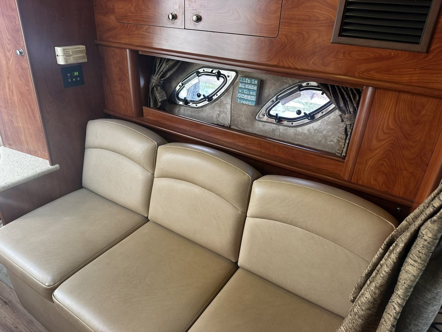 2012 Rinker 310 Express Cruiser