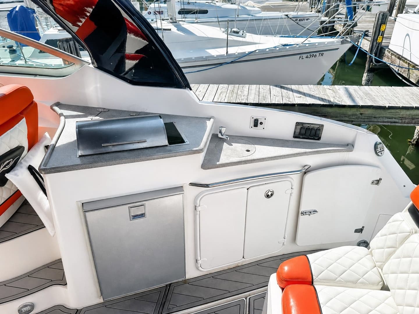 2012 Rinker 310 Express Cruiser