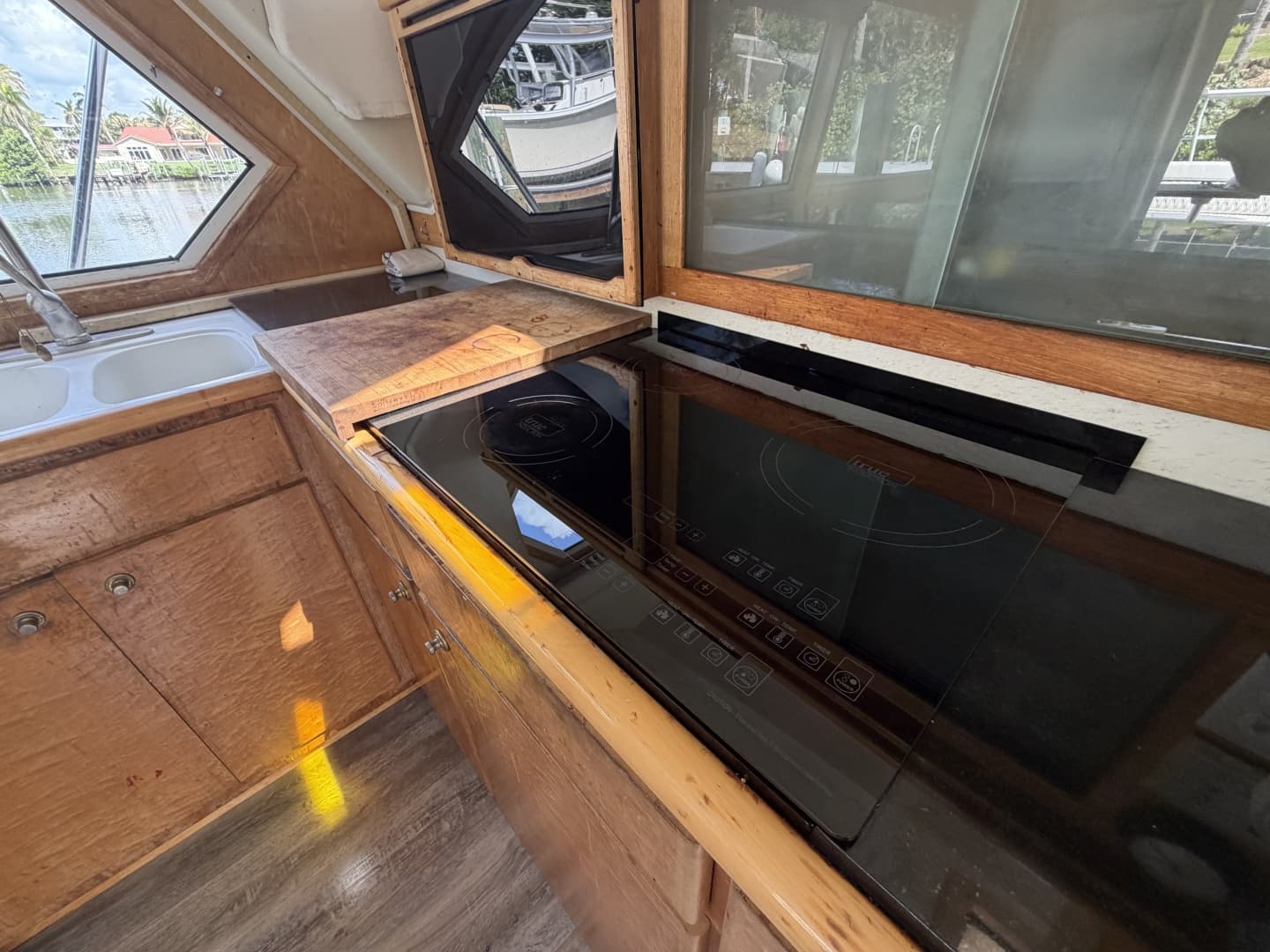1999 Navigator 5300