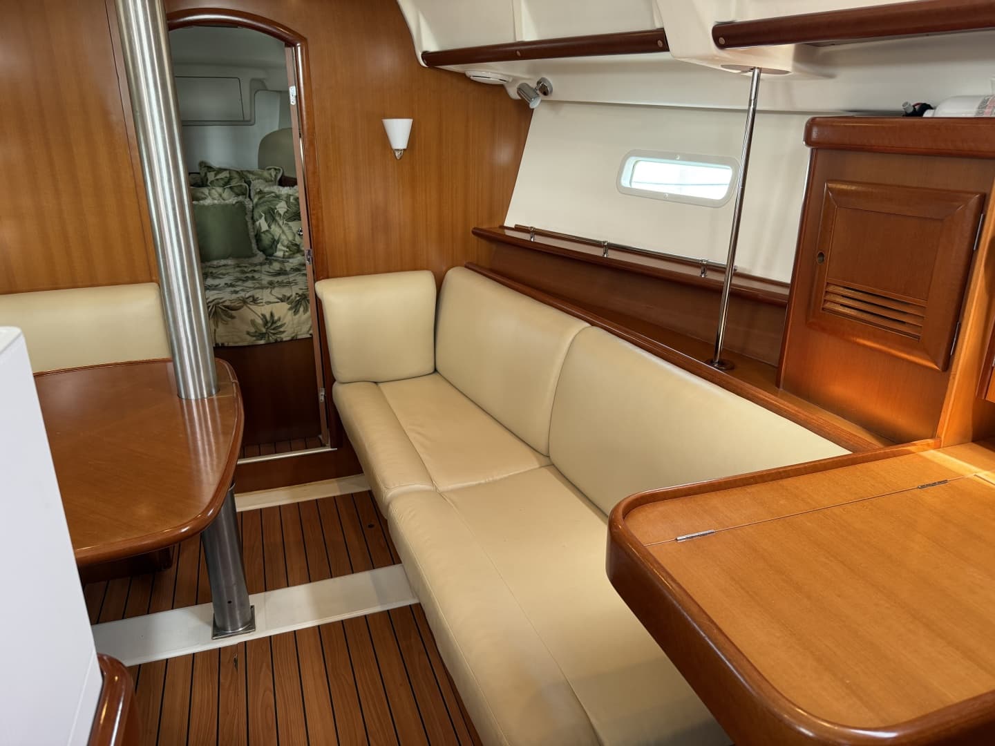Beneteau 373