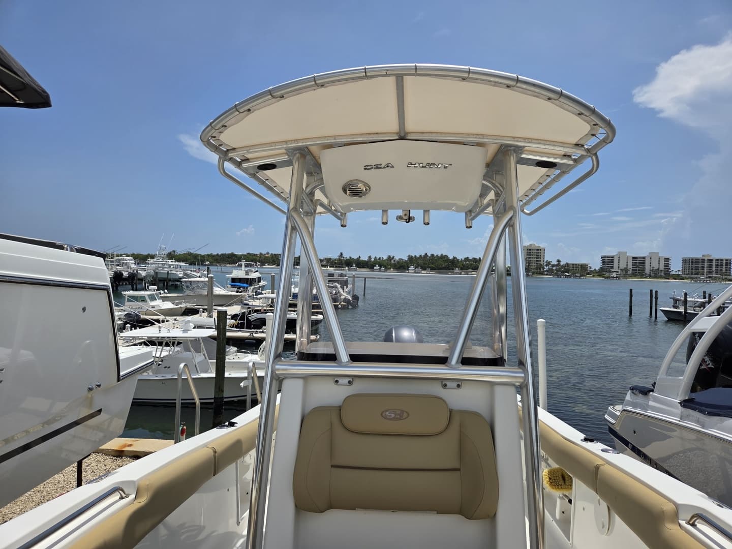 2017 Sea Hunt Ultra 211
