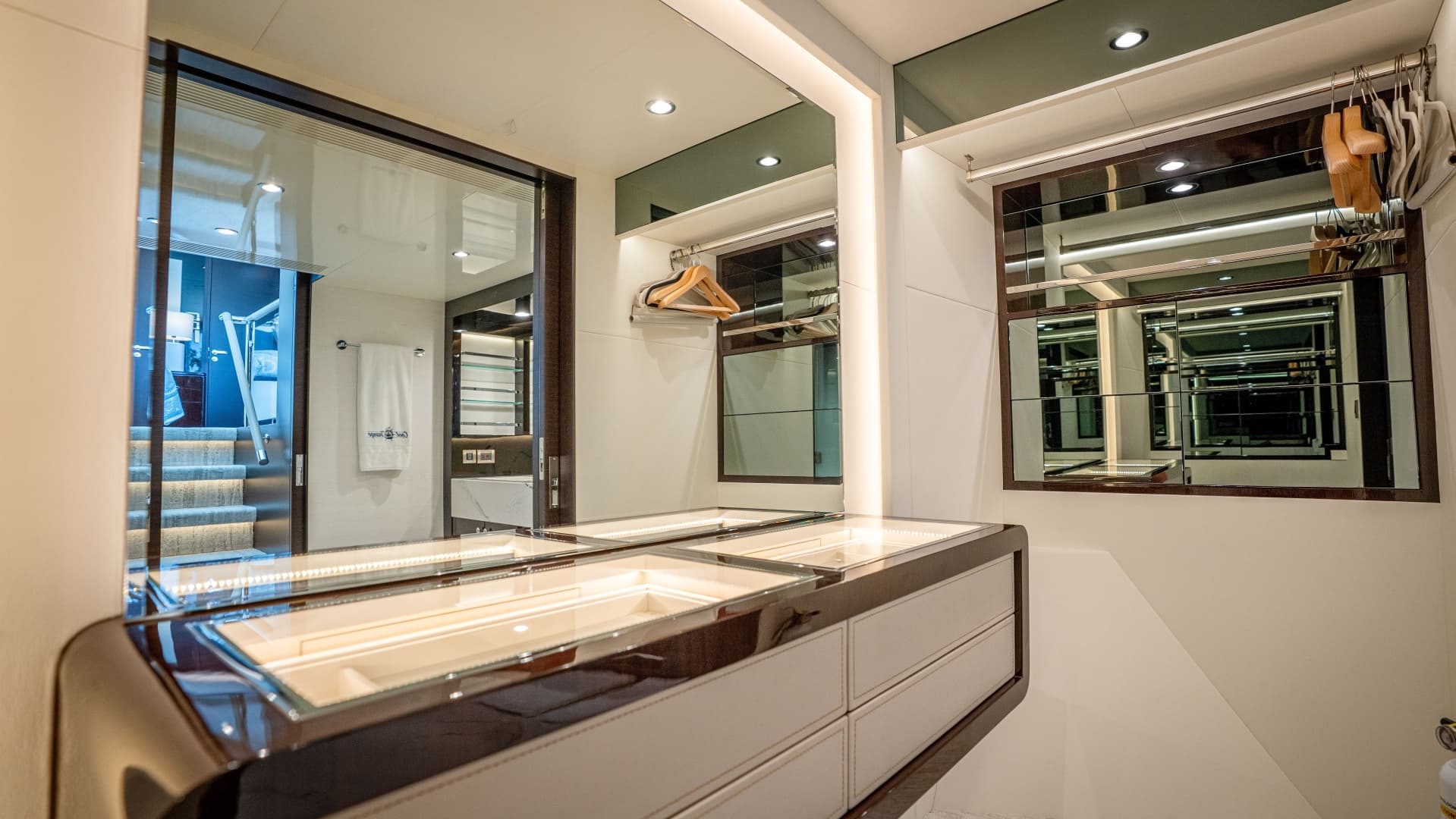 2025 Ocean Alexander 32L