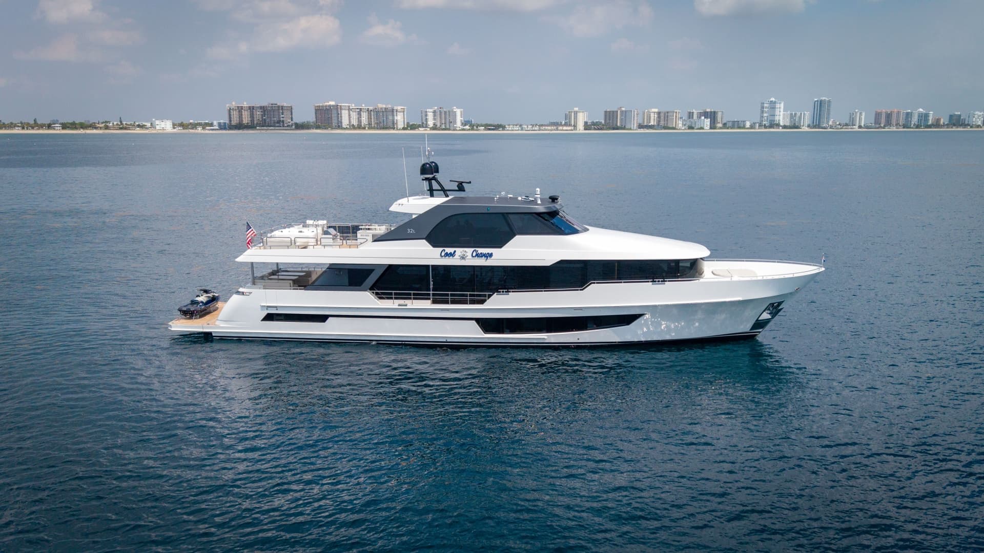 2025 Ocean Alexander 32L