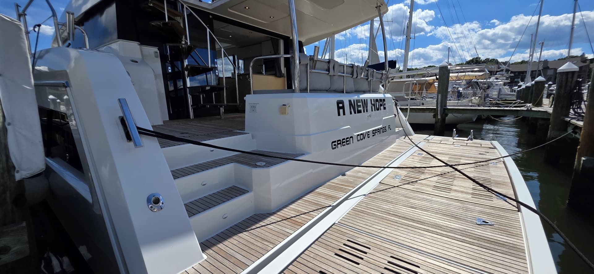 2018 Fountaine Pajot Motor Yacht 44