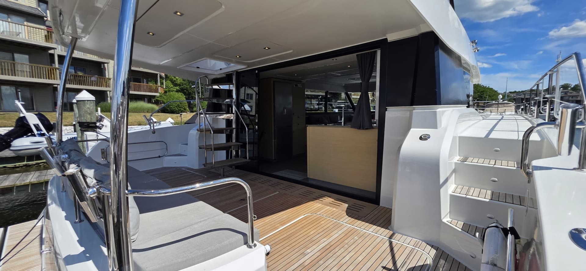 2018 Fountaine Pajot Motor Yacht 44