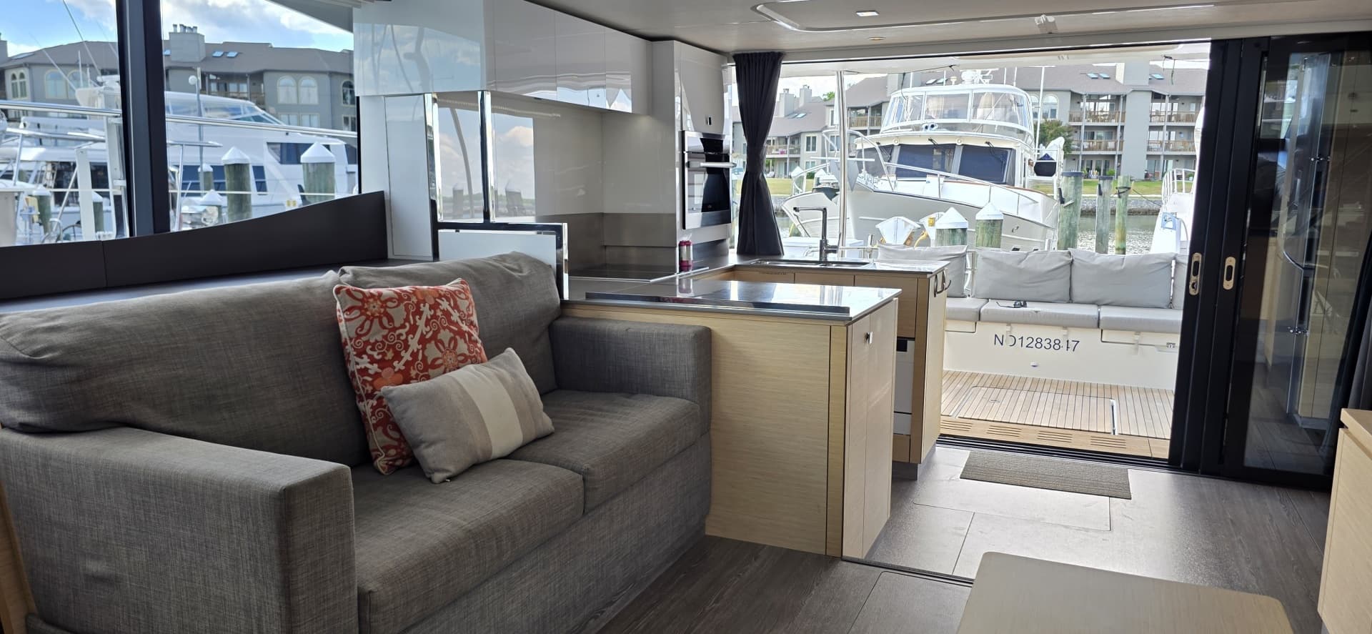 2018 Fountaine Pajot Motor Yacht 44