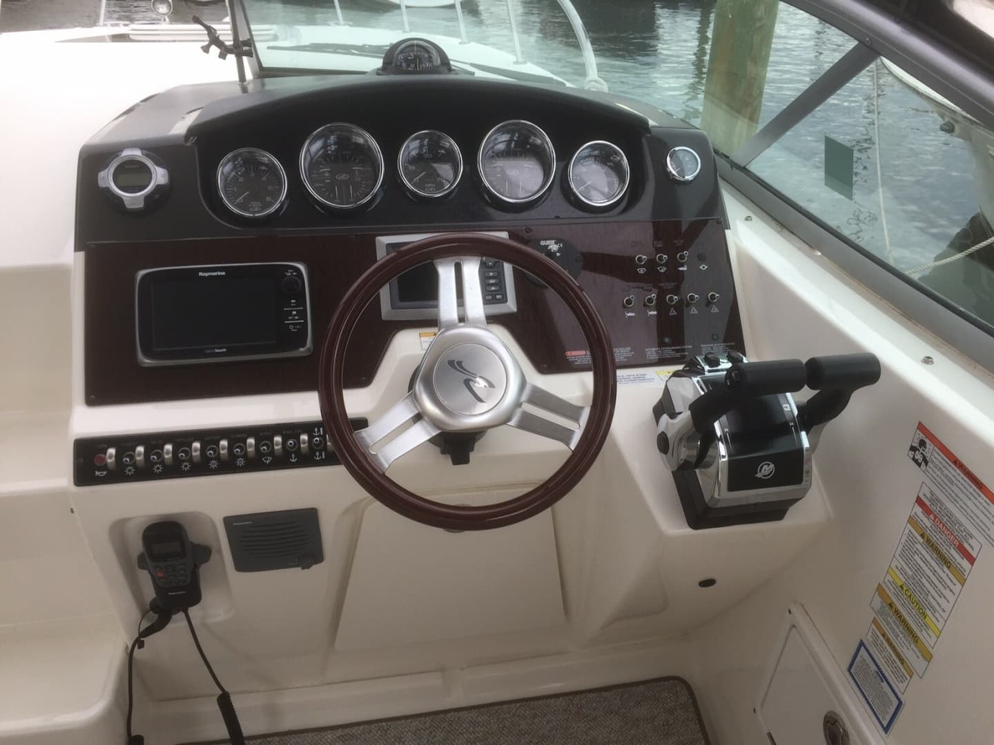Sea Ray 310da Helm