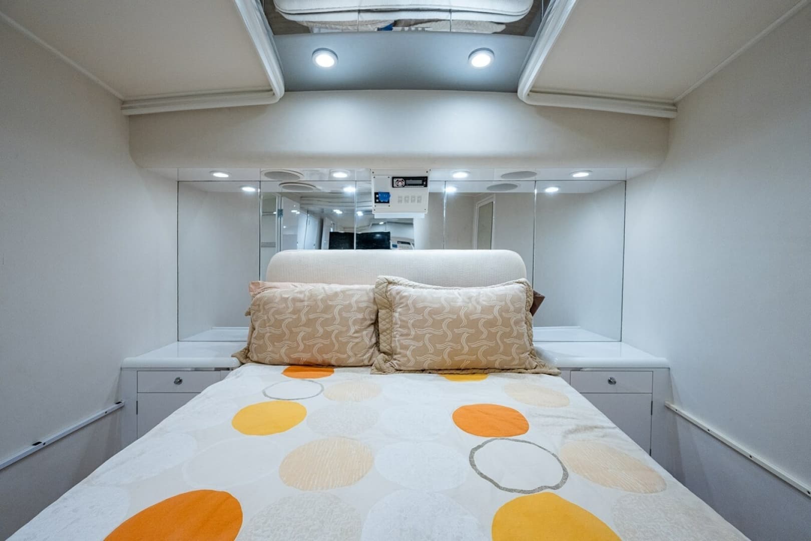 1998 American Custom Yachts 