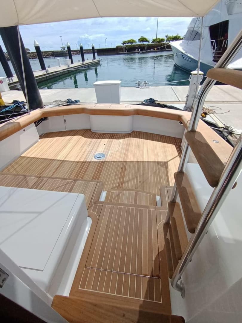 1998 American Custom Yachts 