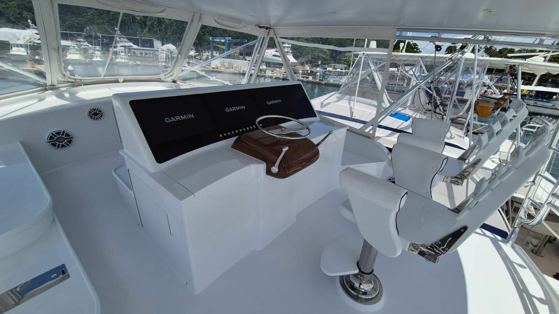 1998 American Custom Yachts 