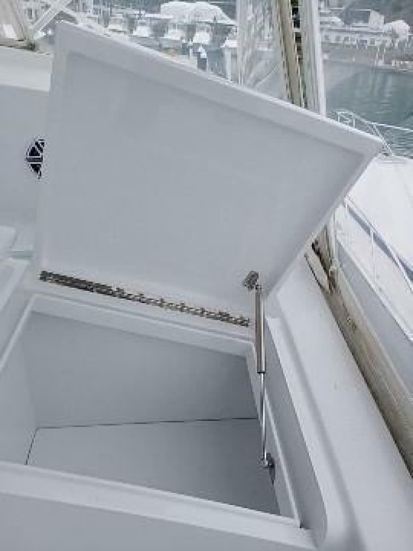 1998 American Custom Yachts 
