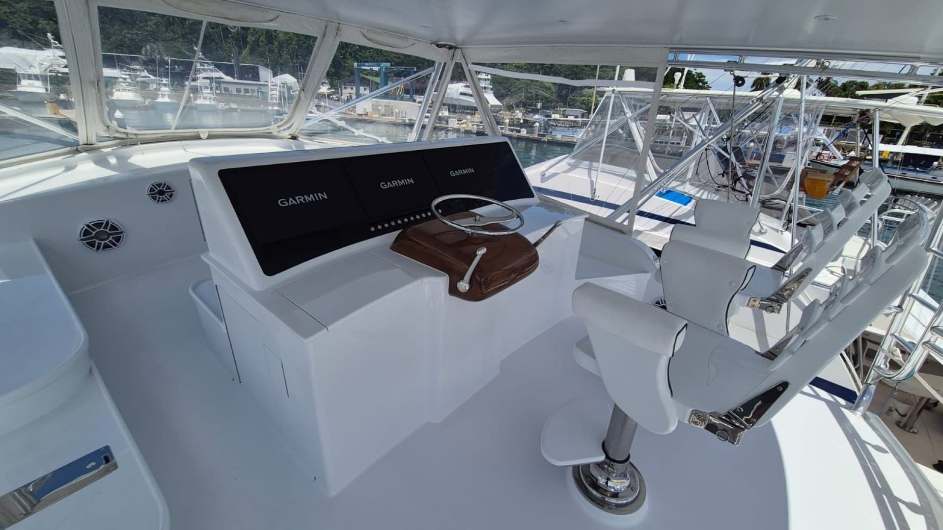 1998 American Custom Yachts 