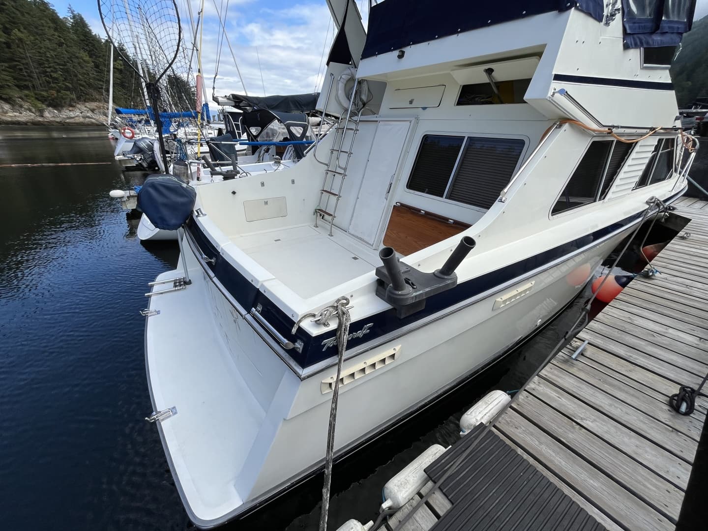 1989 Tollycraft 30' Sport Cruiser