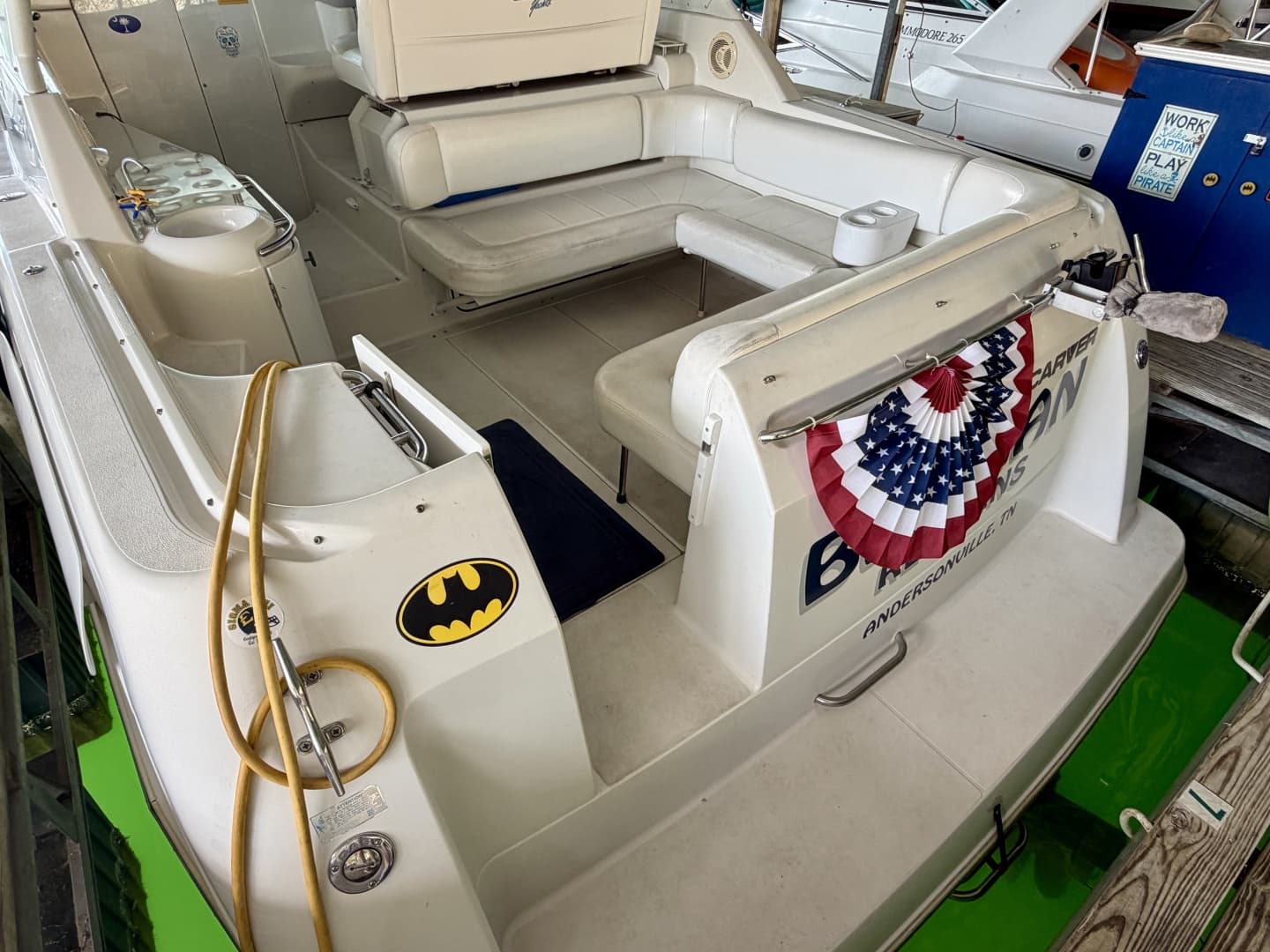 1996 Carver 310 Mid Cabin Express