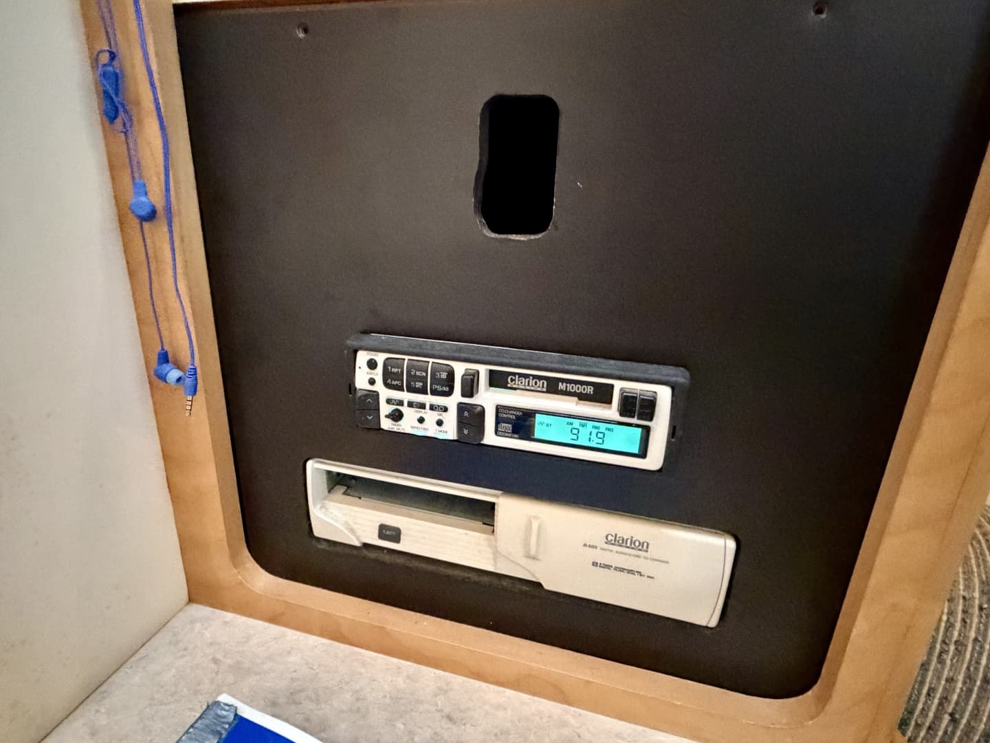 1996 Carver 310 Mid Cabin Express