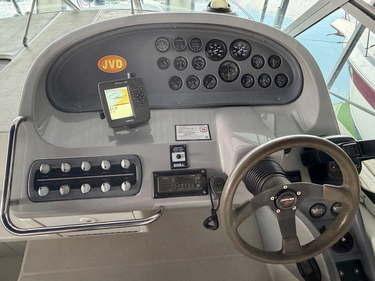 1996 Carver 310 Mid Cabin Express