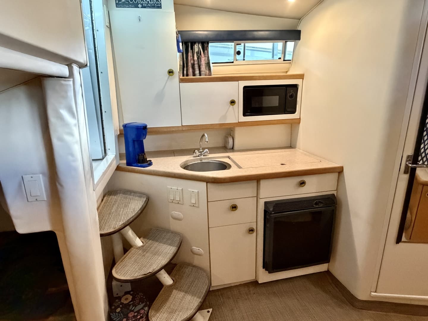 1996 Carver 310 Mid Cabin Express
