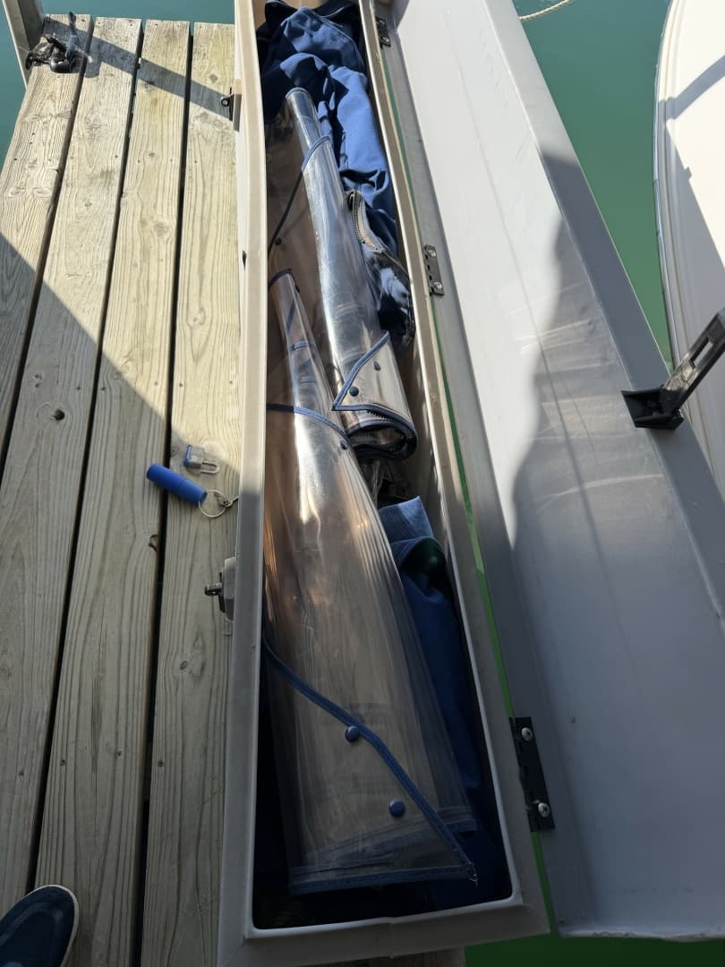 1996 Carver 310 Mid Cabin Express