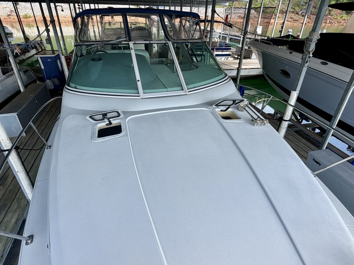 1996 Carver 310 Mid Cabin Express